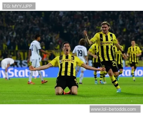 意甲激战多特蒙德3-0战胜切尔西红牌事件引发全场热议与转会传闻