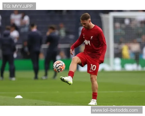 欧联杯热刺与利物浦激战成平局全场焦点时刻回顾与分析 欧联杯热刺与利物浦激战成平局全场焦点时刻回顾与分析