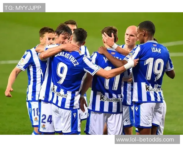 西甲赛场惊现冷门里昂大胜莱比锡引发全场欢呼