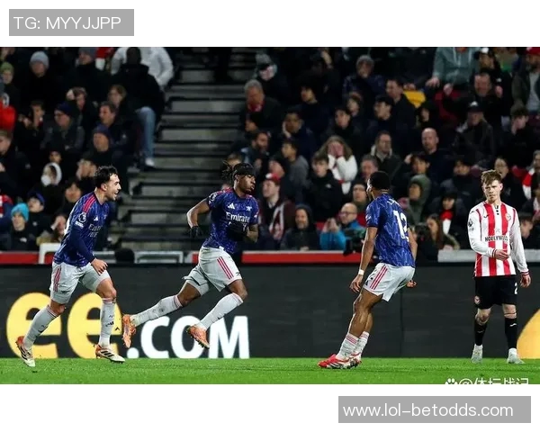 世界杯激战巴萨与阿森纳平局乌龙球引发全场热议与争议判罚