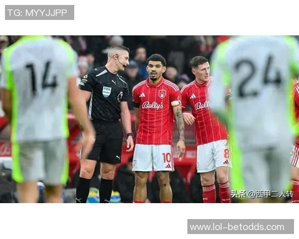 世界杯惊天逆转拜仁战胜曼城引发争议判罚全场沸腾