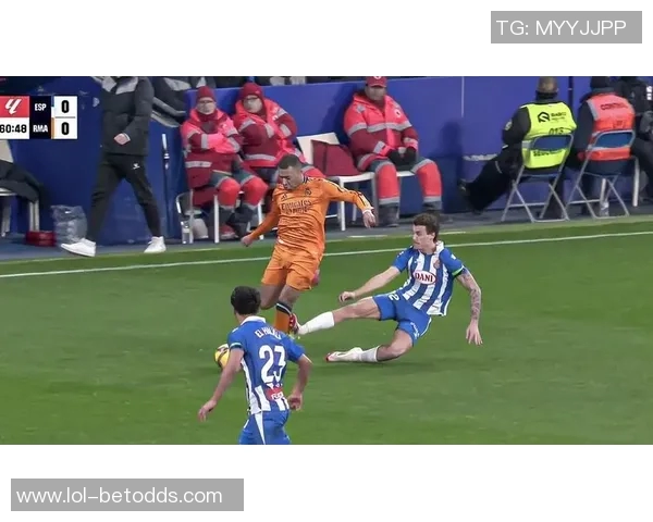 中超激战皇马与多特蒙德平局红牌事件引发全场热议与数据分析