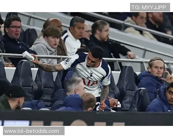 友谊赛激情四溢里昂逆转热刺红牌事件引发全场热议